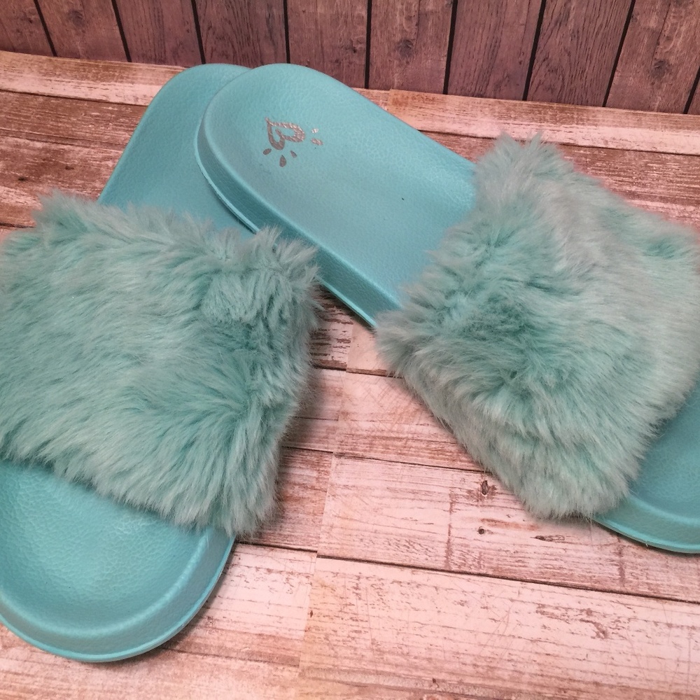 Justice fuzzy flip flop shoes Sz 8 (big girls) - Picture 6 of 7